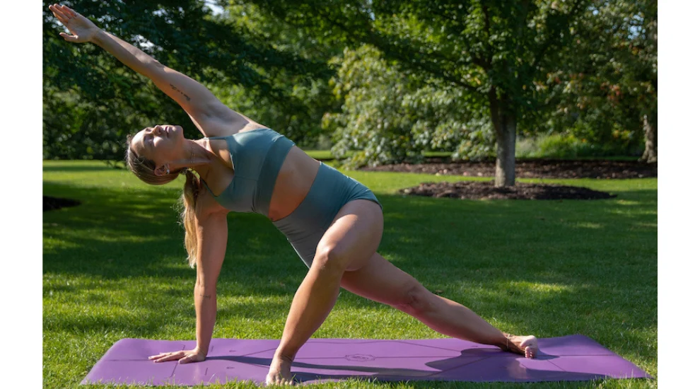How to Practice Side Plank Pose (Vasisthasana): Including Variations for Beginners and Advanced Practitioners - illustration 2